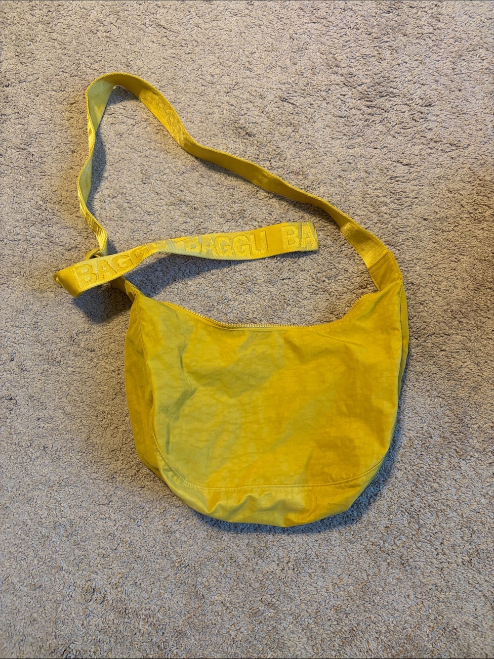 BAGGU Medium Nylon Crescent - Sunflower